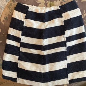 Loft black and white skirt. Size 0 petite
